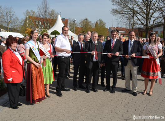 Schirmherr Bürgermeister Karl-heinz fitz eröffnete mit den Ehrengästen und Johann Rebelein die Regionalmesse Regio 1