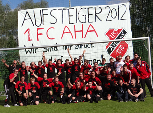 Die Meistermannschaft des FC Aha 2012